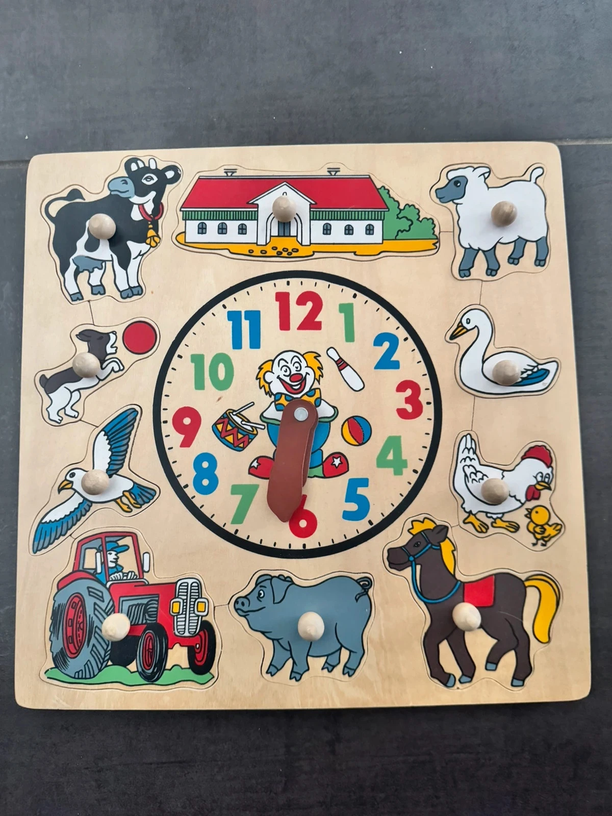 Puzzle en bois éducatif avec horloge – thème de la ferme